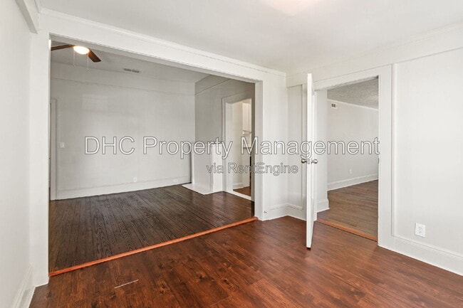 Foto del edificio - 3556 E Main St