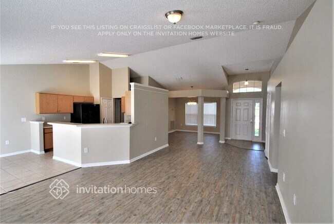 Foto del edificio - 5195 Falcon Blvd