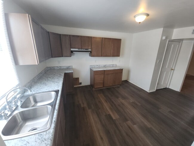 Building Photo - 111 Upton St