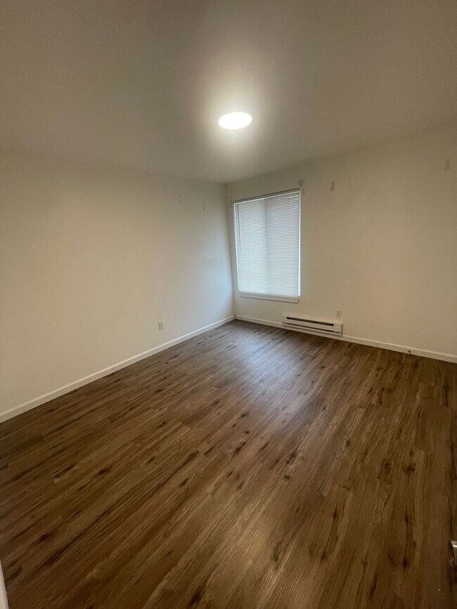 Foto del edificio - 2 Bedroom Town House!