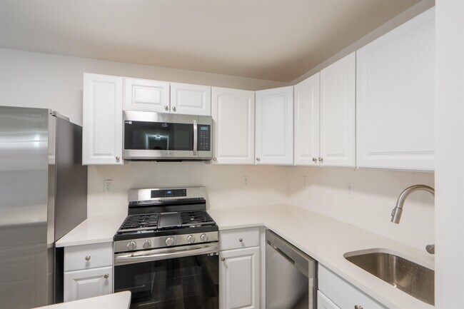 Building Photo - 5311 Boulevard E