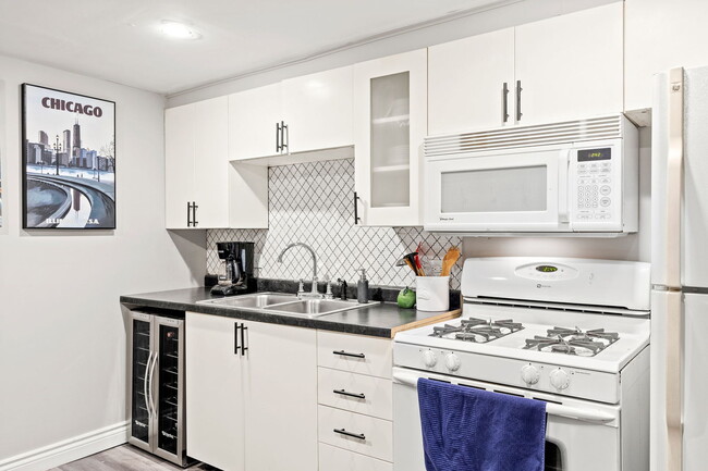 Foto del edificio - 2357 W Moffat St