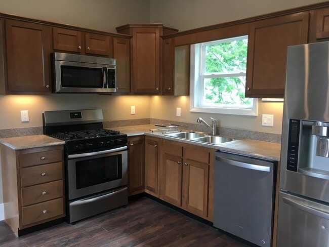 Foto del edificio - 631 E Chestnut St