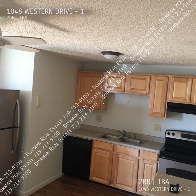 Building Photo - 2 Bedroom Unit