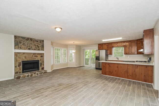 Foto del edificio - 345 Justin Dr