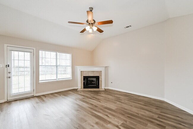Building Photo - 1483 S Goodlett Grove Cove