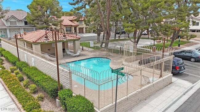 Foto del edificio - 117 Boysenberry Ln