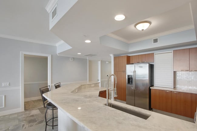 Building Photo - 2650  Lake Shore Dr Marina Grande  1105