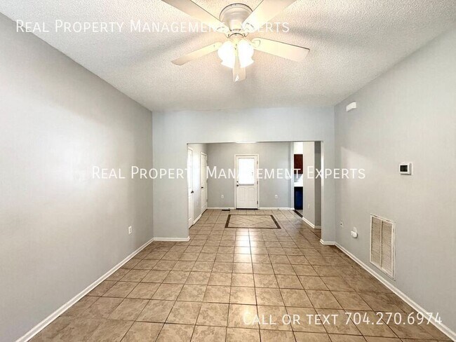 Building Photo - 507 Brookwood St