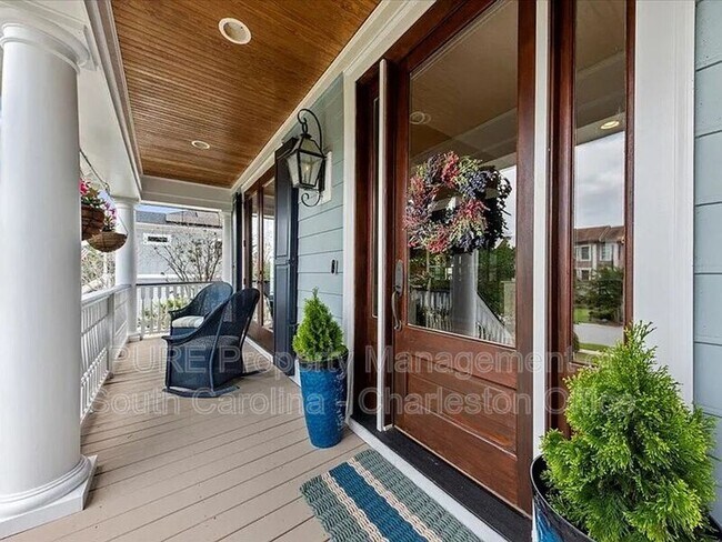 Foto del edificio - 1597 Rivertowne Country Club Dr