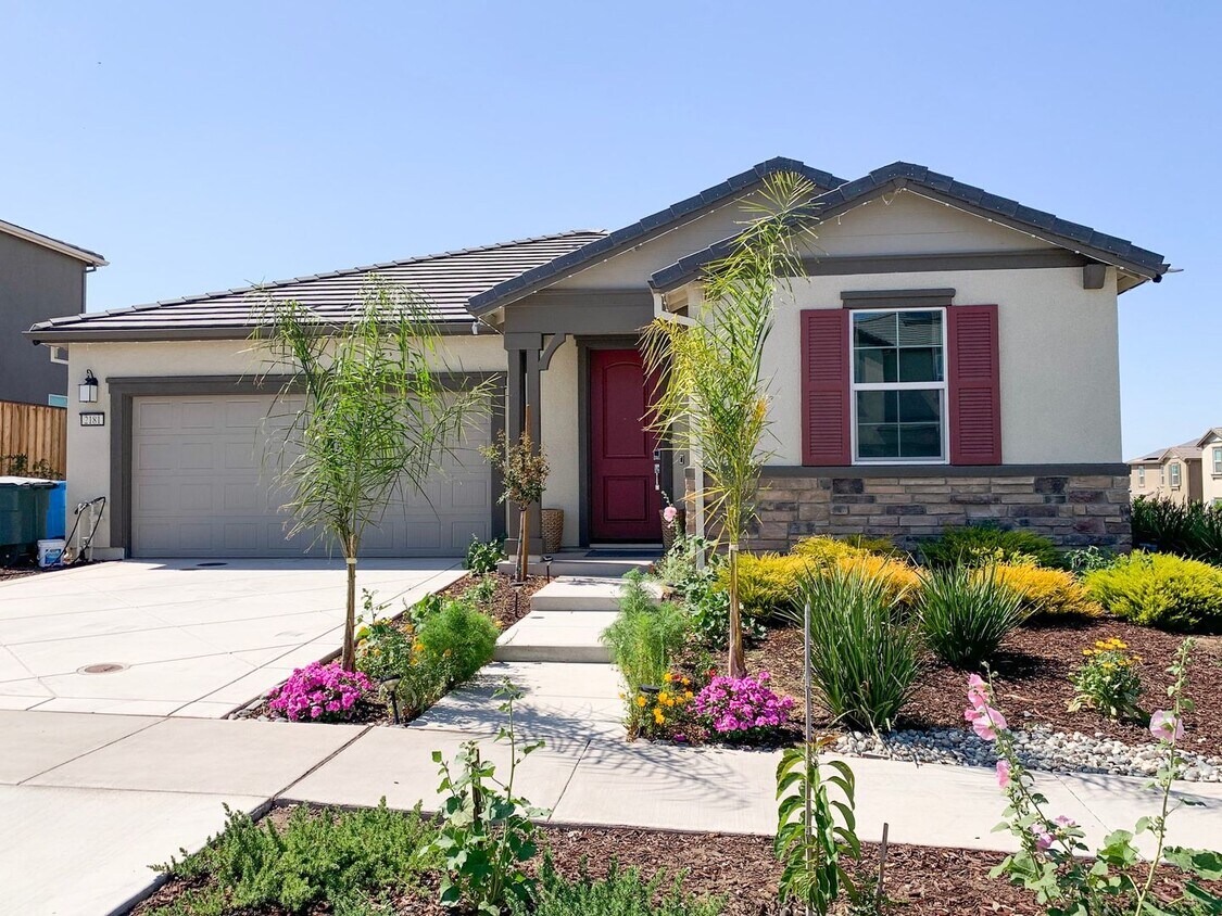 Foto principal - Newer Build Single Story 3/2 in Hollister