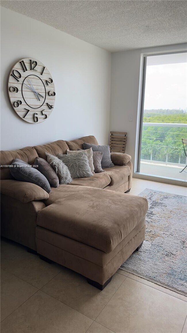 Foto del edificio - 2841 NE 163rd St