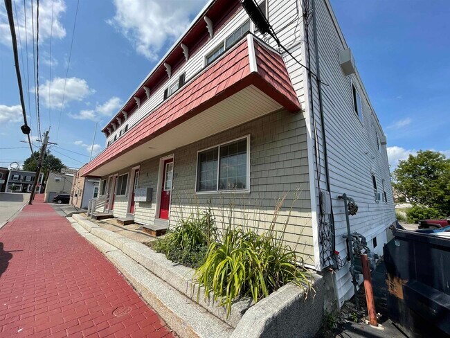 Building Photo - 8 Railroad Ave