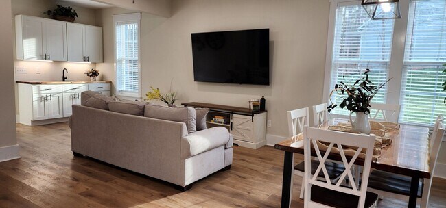 Foto del edificio - Short term Lease-635 Kotter Farms Trail Ev...