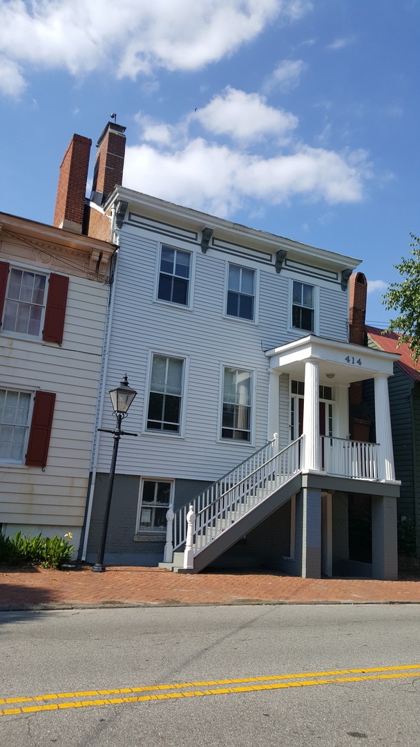 Building Photo - 414 London St