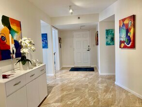 Building Photo - 7568 Regency Lake Dr