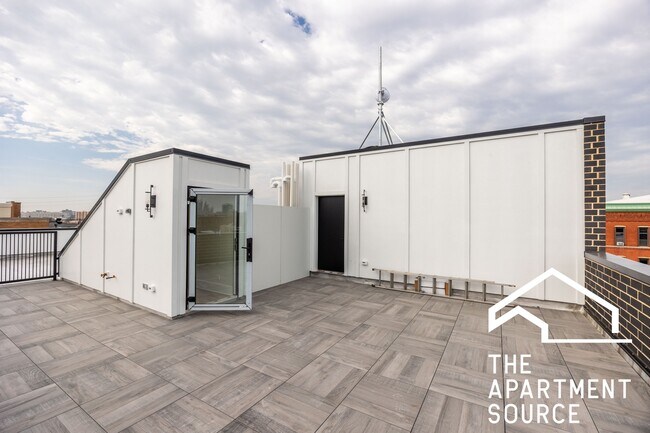 Foto del edificio - 1620 W Grand Ave