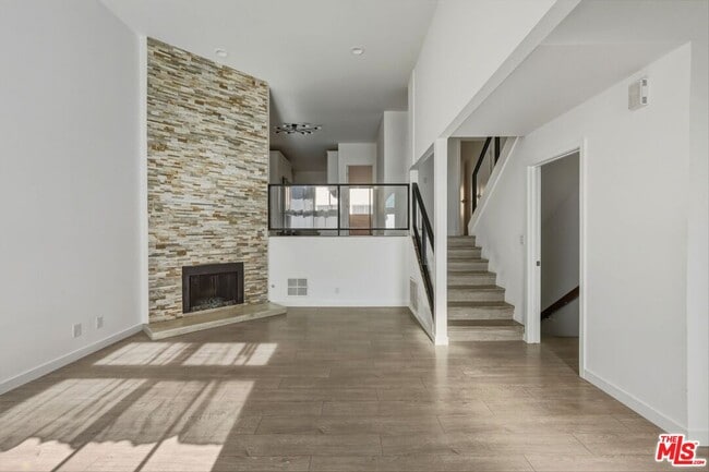 Foto del edificio - 5307 Wilkinson Ave