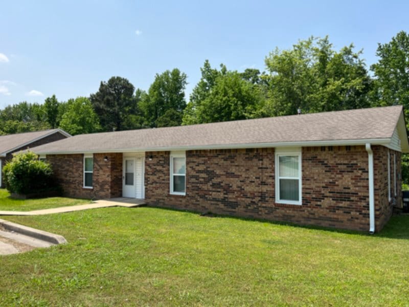 Primary Photo - 2BR Duplex in Secluded area off Forest Hil...