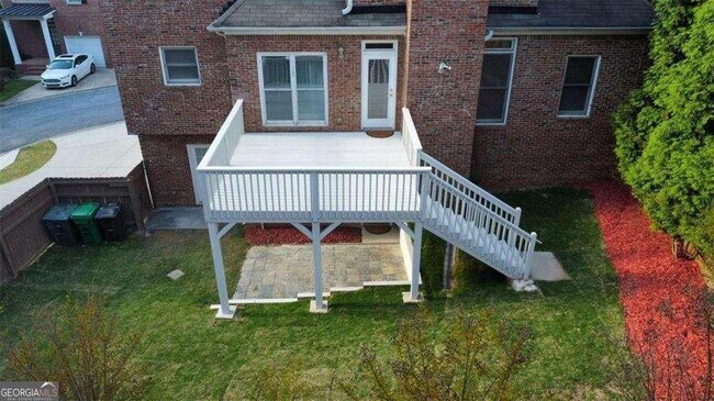 Foto del edificio - 1711 Summit Glen Ln NE