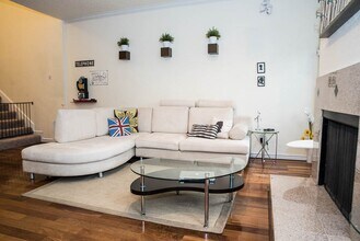 Building Photo - 1112 Bering Dr