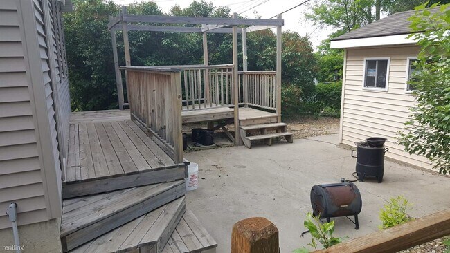 Building Photo - 2 br, 1 bath Duplex - 414 N 22nd St Lower ...
