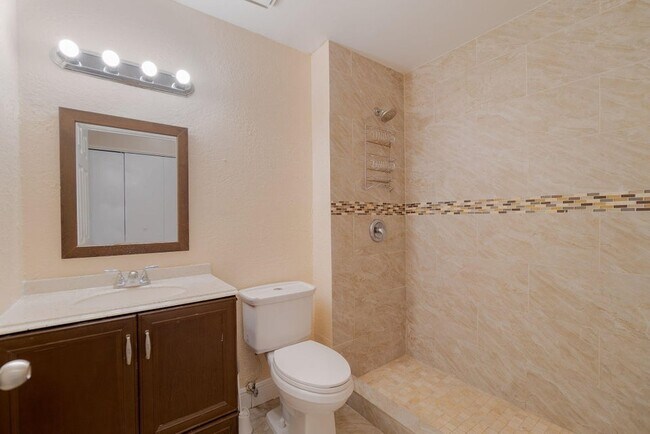 Foto del edificio - 14 Misty Meadow Dr
