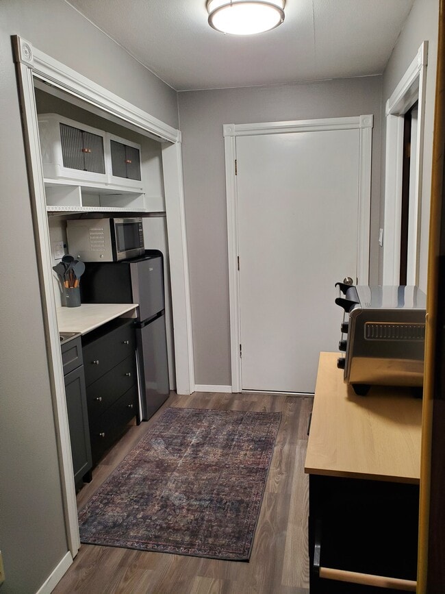 Building Photo - 16057 NE 6th St