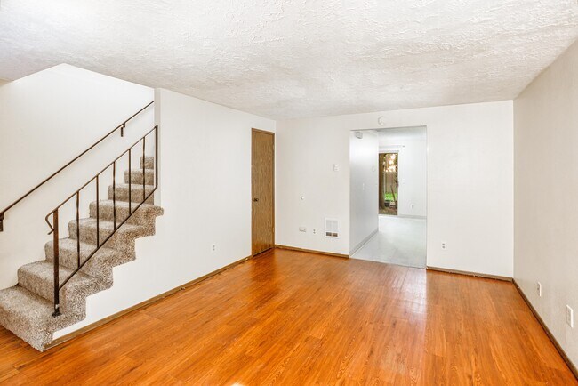 Foto del edificio - 4315 Plomondon St