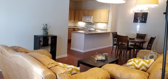 Building Photo - Partial Furnished 3 bedroom 3 full bathroom