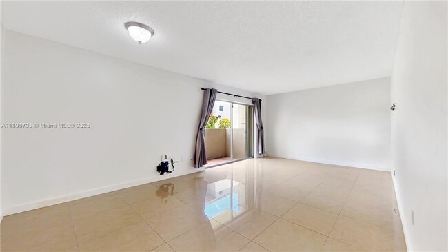 Foto del edificio - 7715 SW 86th St