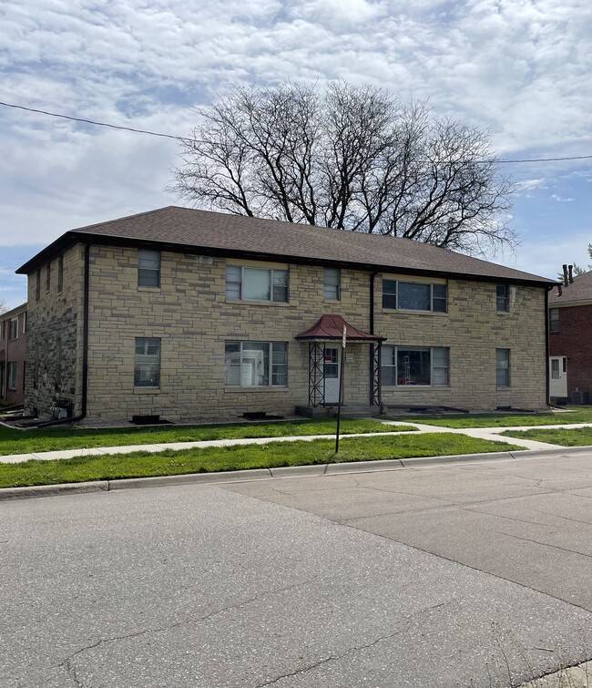 Building Photo - 1406 S 24th St