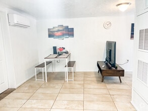 Building Photo - 1376 W 600 S