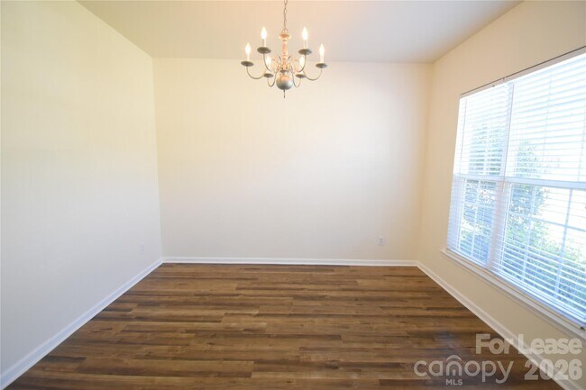 Building Photo - 3017 Azalea Hills Dr