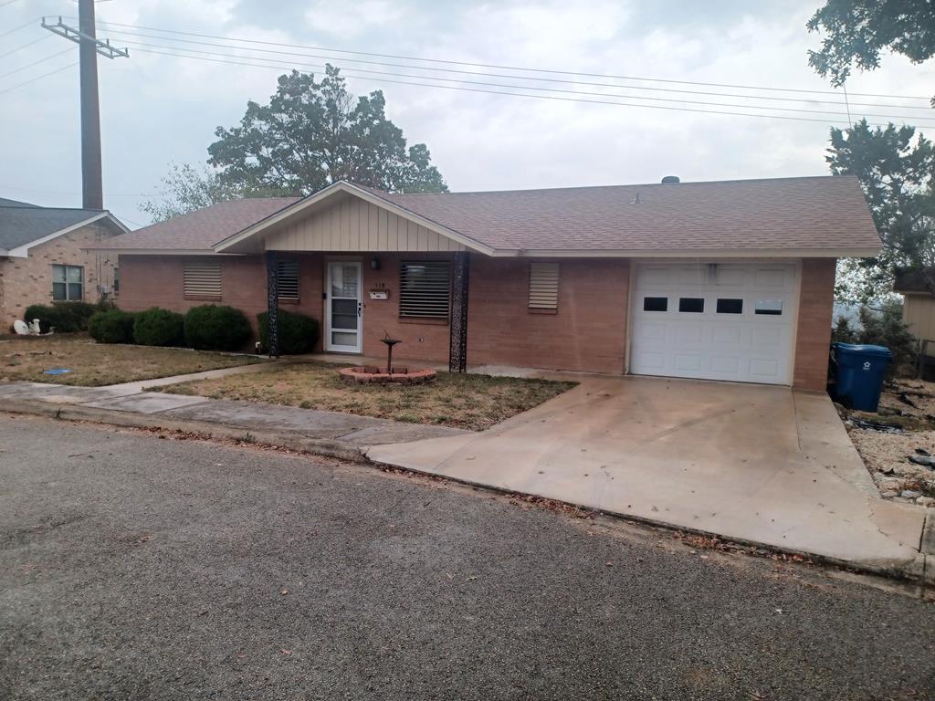 Foto principal - 118 Village Dr