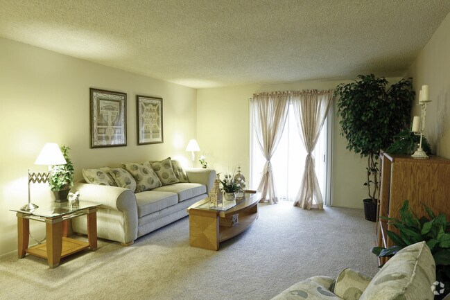 Dos habitaciones - Sala de estar - Bridgewood Apartments