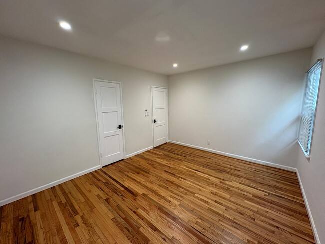 Building Photo - 3910 Huron Ave