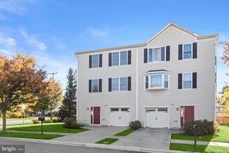 Building Photo - 1 Karendale Ct Building Photo - 1 Karendale Ct