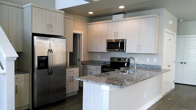 Building Photo - Beautiful Home in Fort Collins