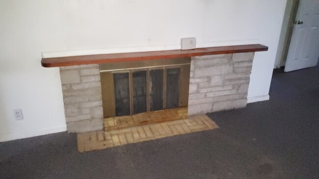 Building Photo - 2121 Euclid Dr