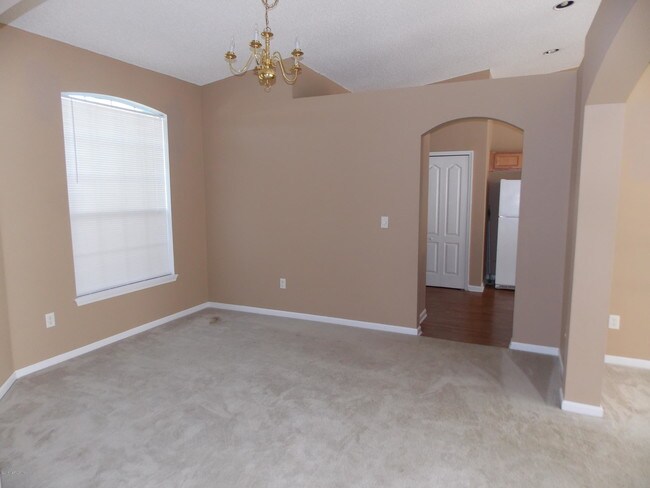 Building Photo - 2447 Cinnamon Springs Trail