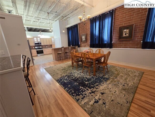 Building Photo - 109 Hice Ave