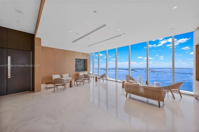 Building Photo - 300 Biscayne Boulevard Way