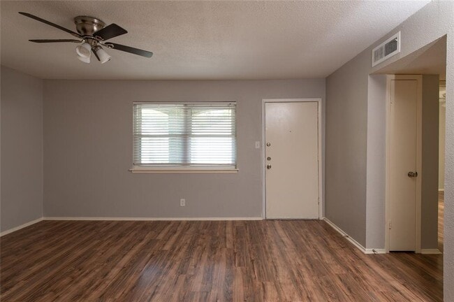 Building Photo - 6200 W Tidwell Rd