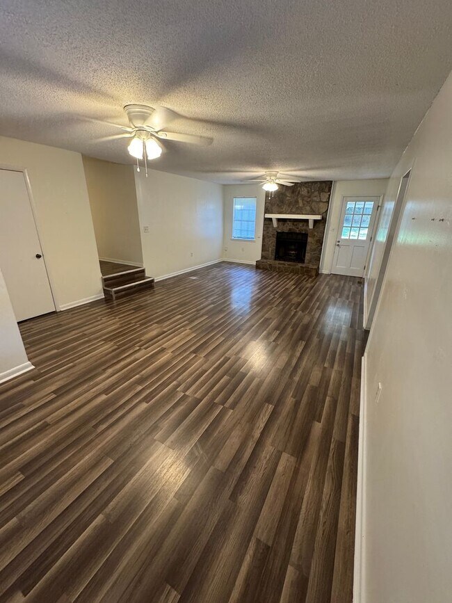Foto del edificio - Minutes From Jax State and Jacksonville Ci...