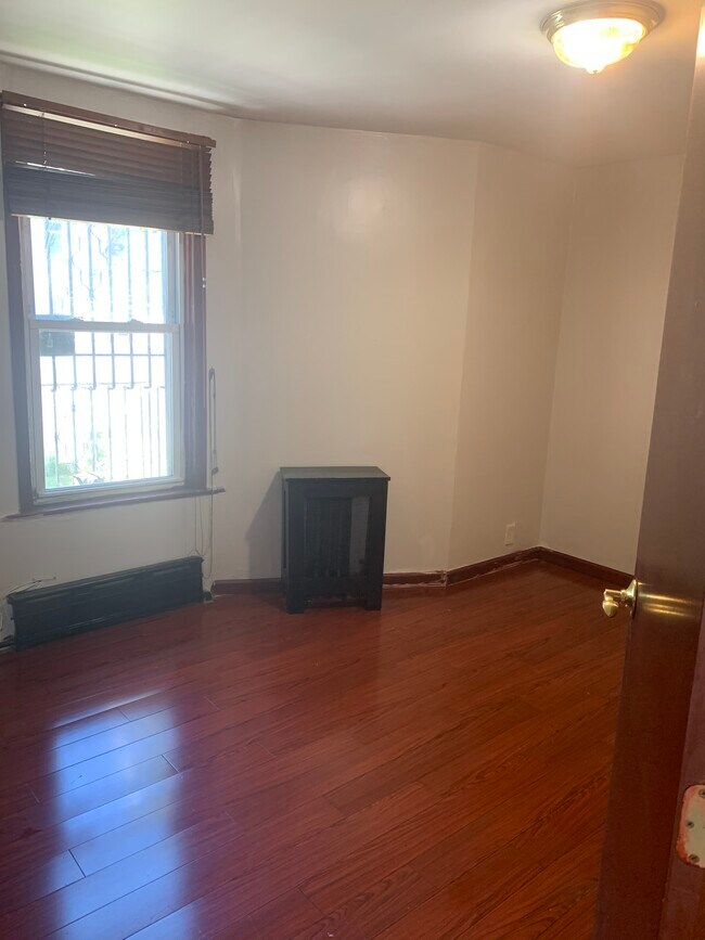 Foto del edificio - 388 E 2nd St