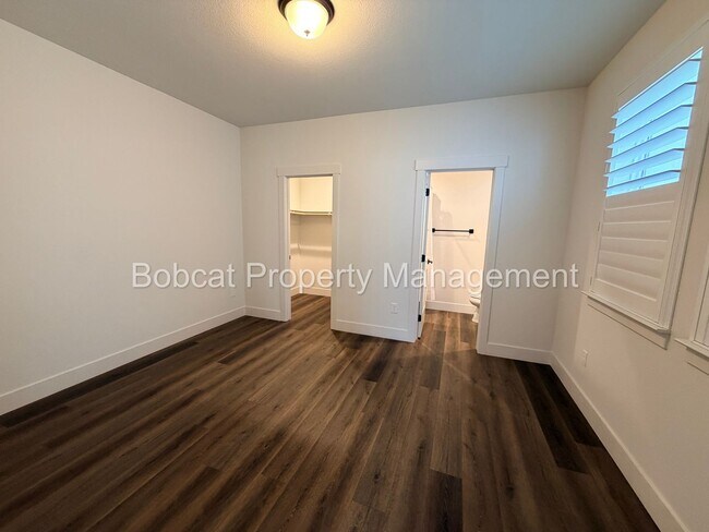 Building Photo - Modern Lock-and-Leave Living in the Heart of Carson City