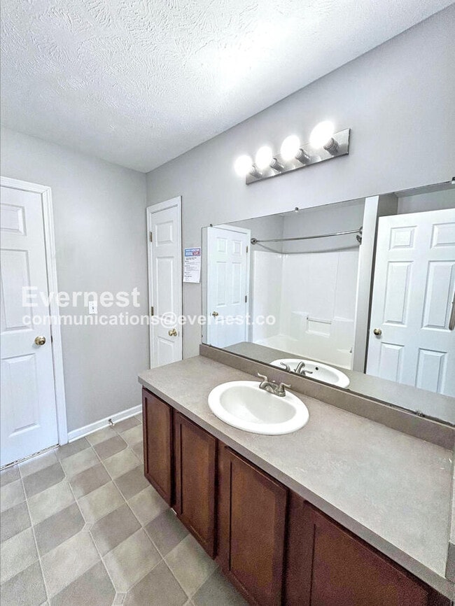 Building Photo - 4072 Cedar Ave