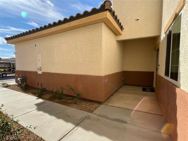 Building Photo - 1418 Pink Dawn Dr
