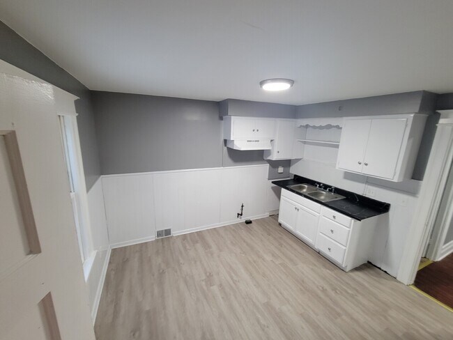 Foto del edificio - 1142 N Goodman St